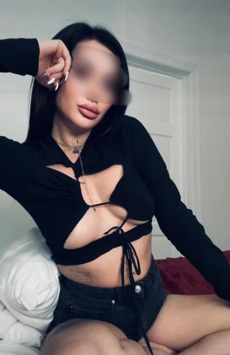 Karina (23)