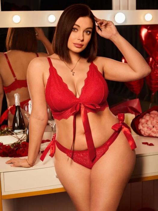Emili (27)