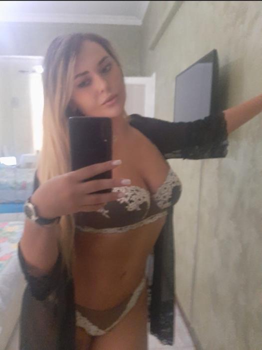 Anna (28)