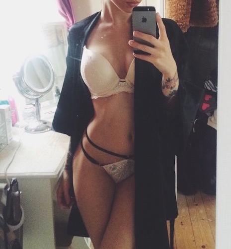 Vikky (28)
