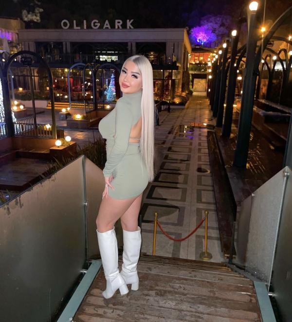 Alina (25)