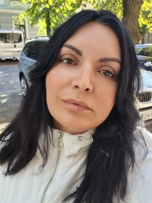 Oksana (40)