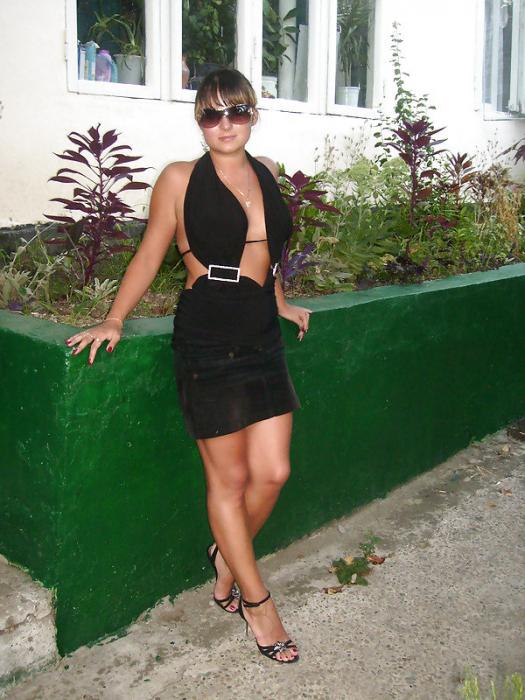 Dina (36)
