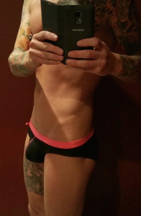 R (33)