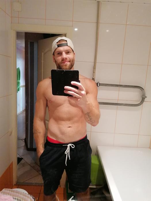 J (30)