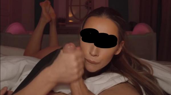 Emily (23)