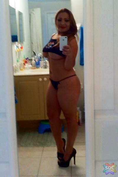 Bella (28)