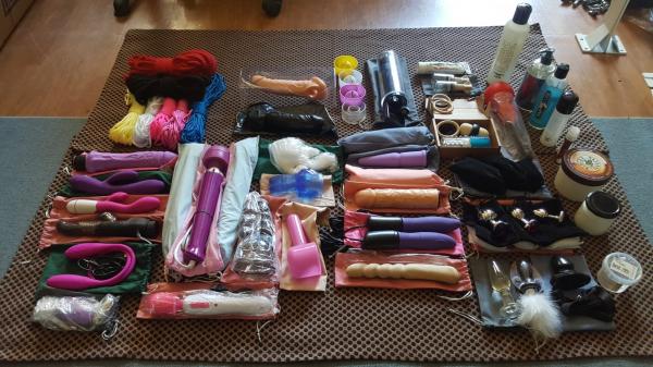 Toys (25)