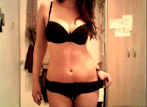 Laura (24)