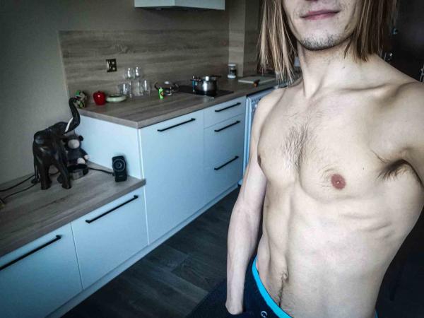 Ava (27)