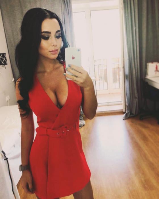 Ann (25)