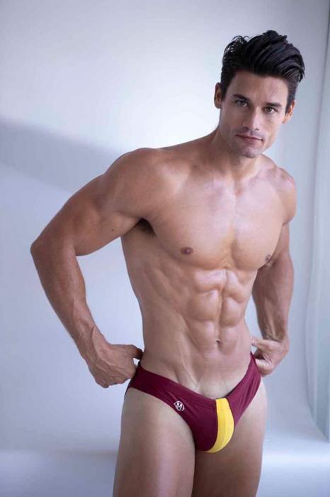 Alex (39)