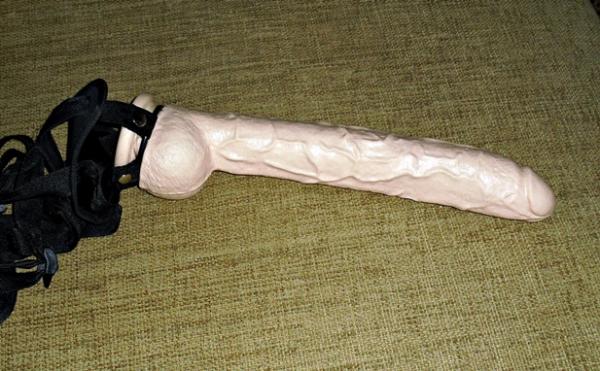 strap on (35)