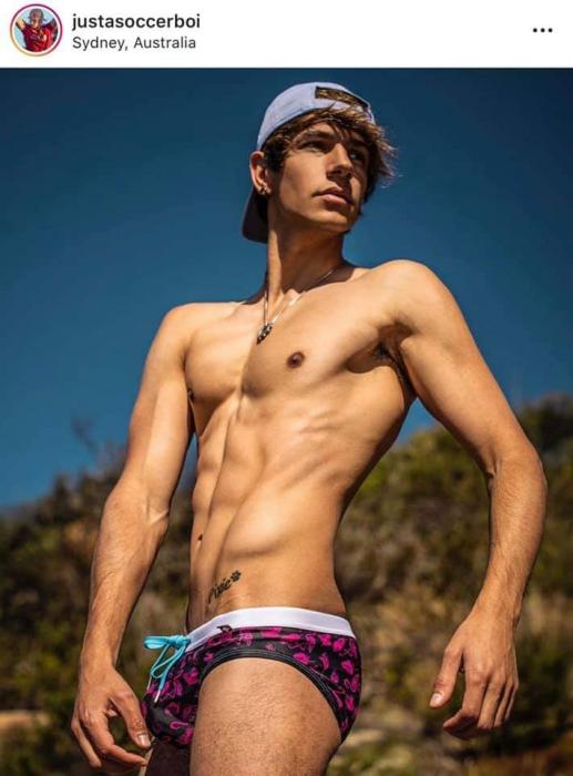Alex (39)