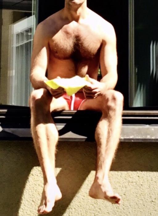  (40)