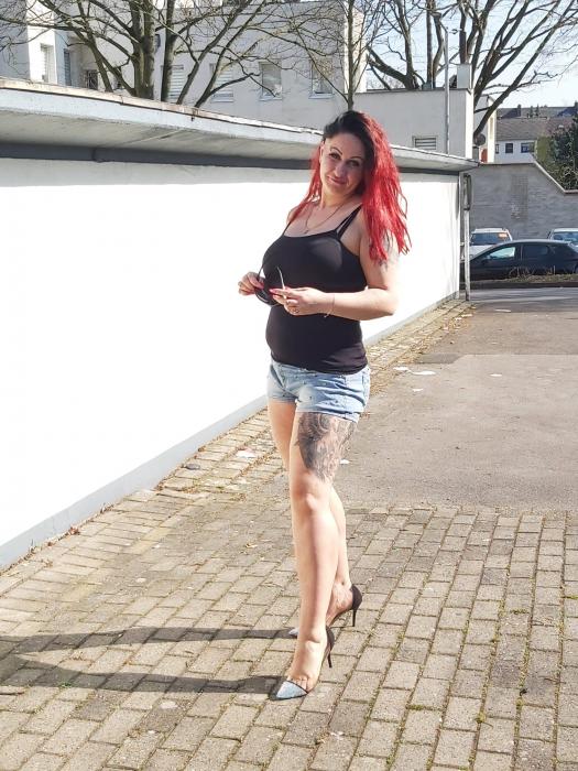 Dana (35)