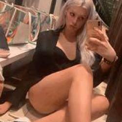 HOT GIRL