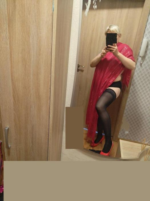 Katja (40)