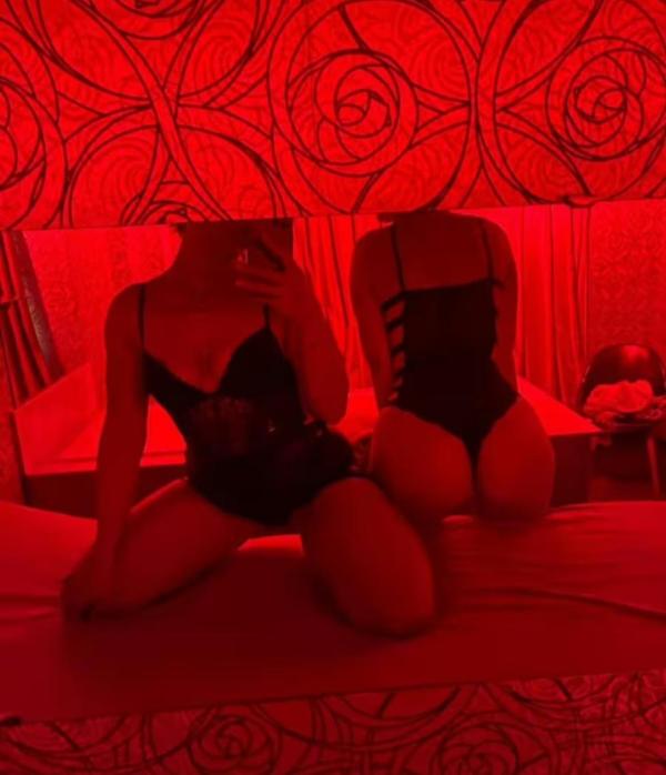 2sexyGirls (28)