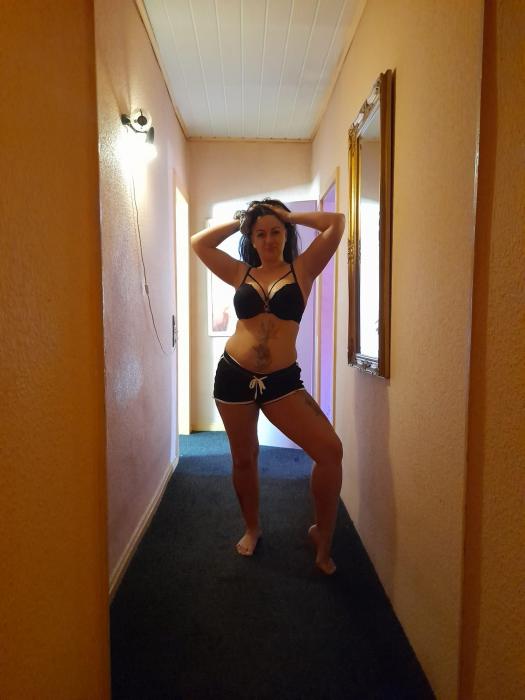 Dana (35)