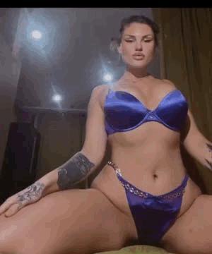 ANGELA (26)