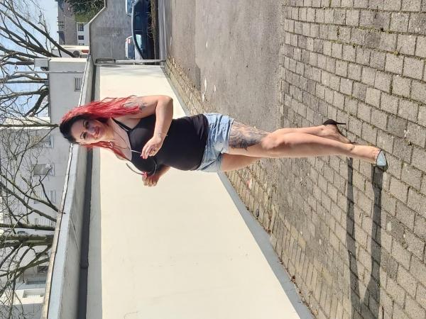 Daniela (35)