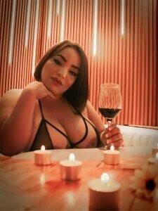 Katrin (33)