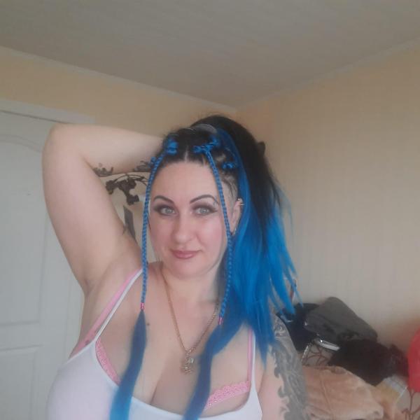 Daniela (35)