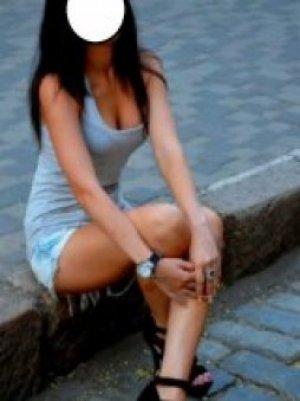 Anita (27)