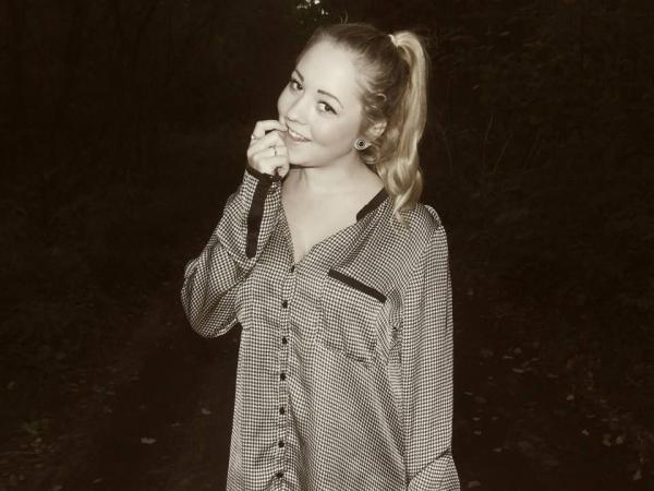 Anna (23)