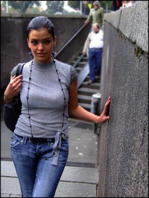 Daniela (33)