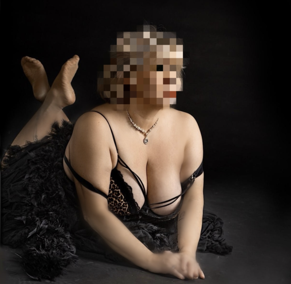 Nina (36)