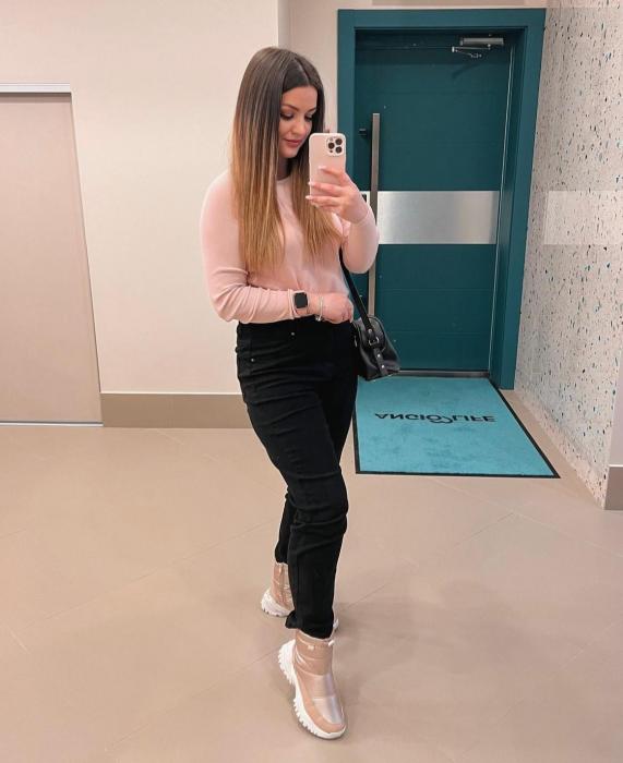 Karina (21)
