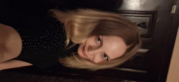 Julia (35)