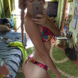 МОЛОДЕНЬКАЯ