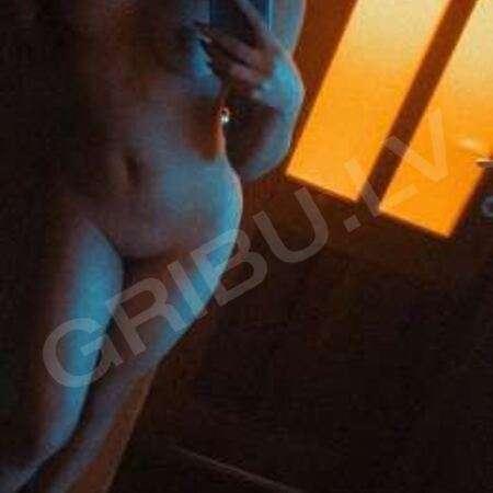 Karina (18)