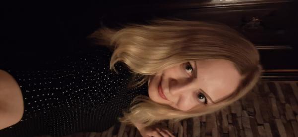 Julia (35)