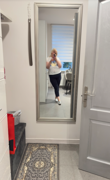 Nina (34)