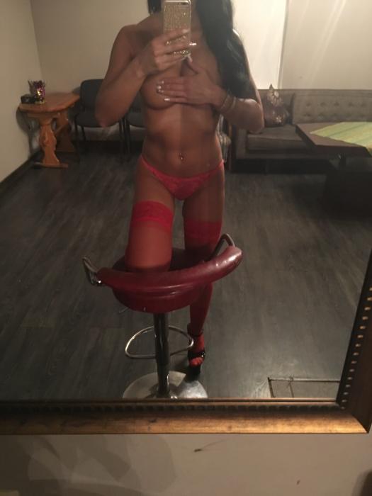 Julja (28)