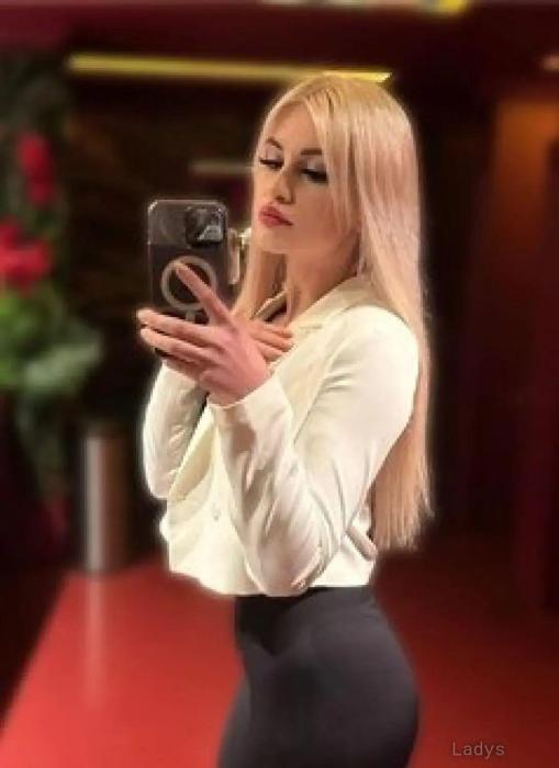 Anna (29)