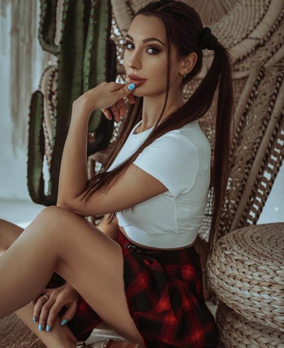 Карина (25)
