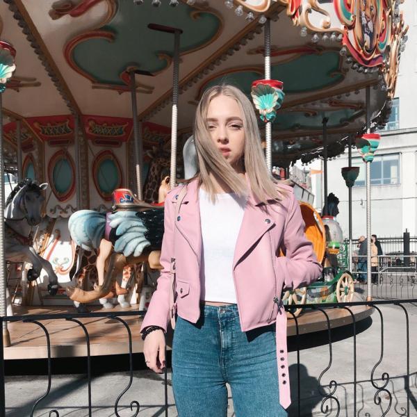 Vika (19)