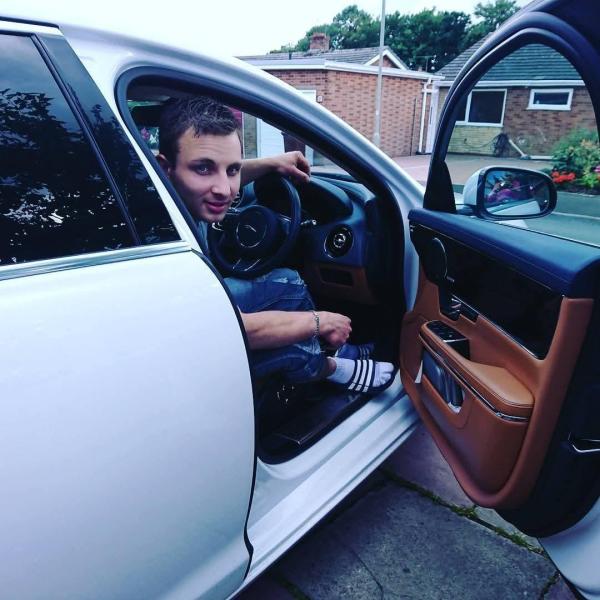 Denis (25)
