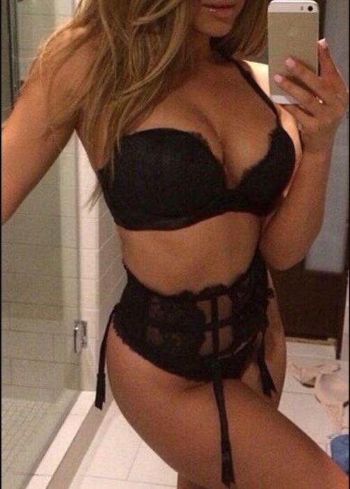 GOODGIRL (26)