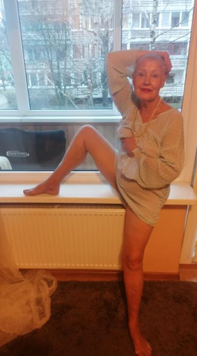 Maija (55)