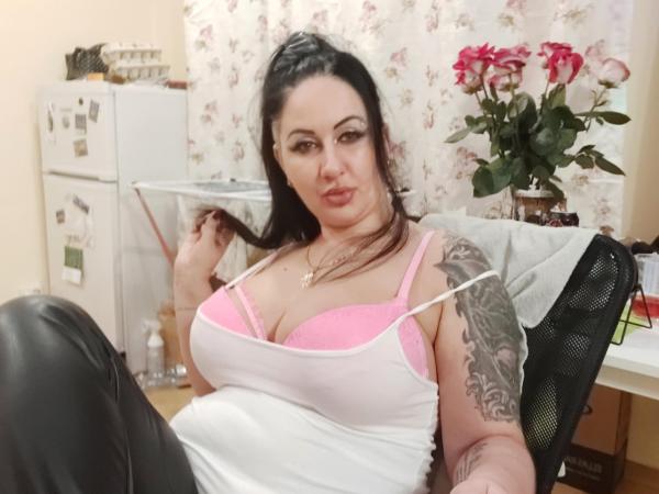 Dana (35)