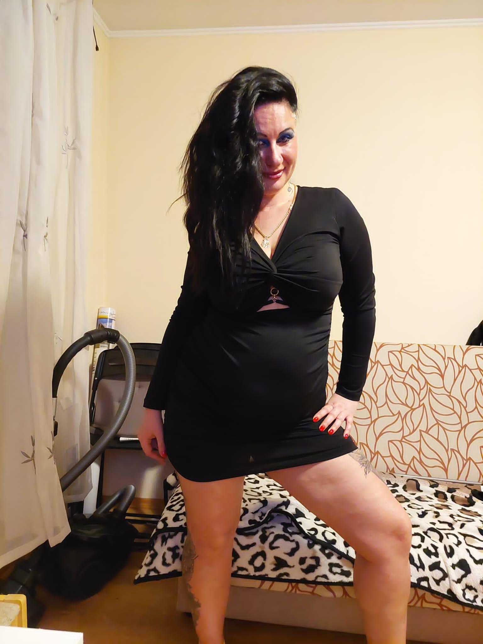 Dana (35)