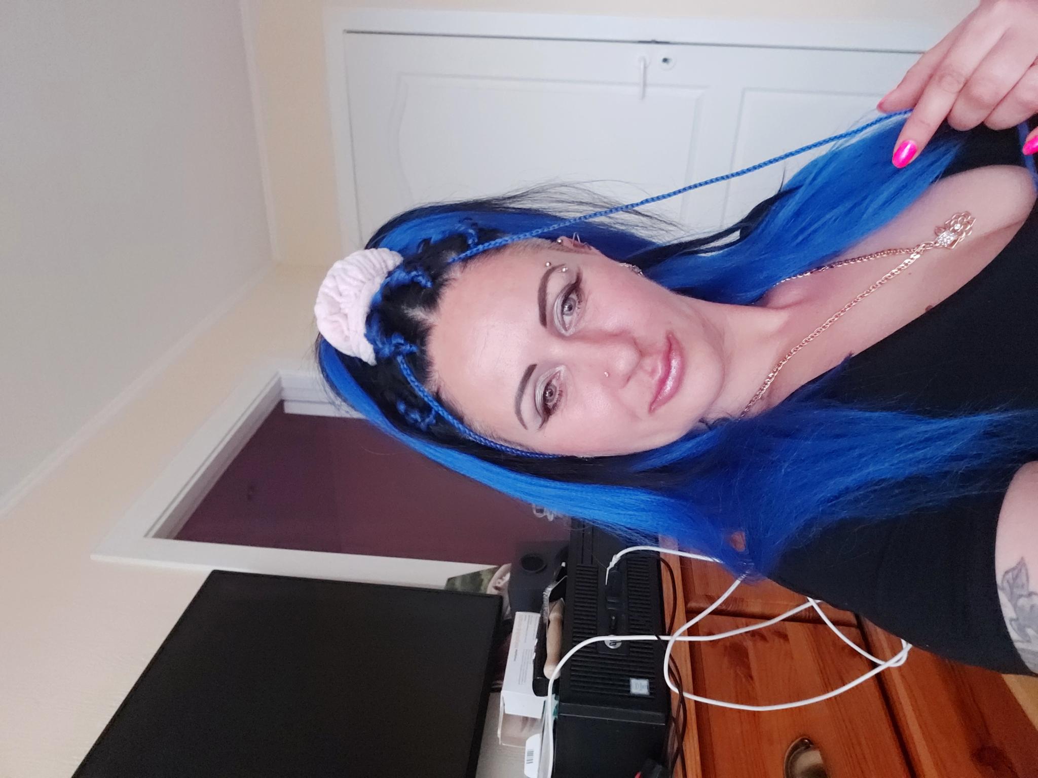 Dana (36)