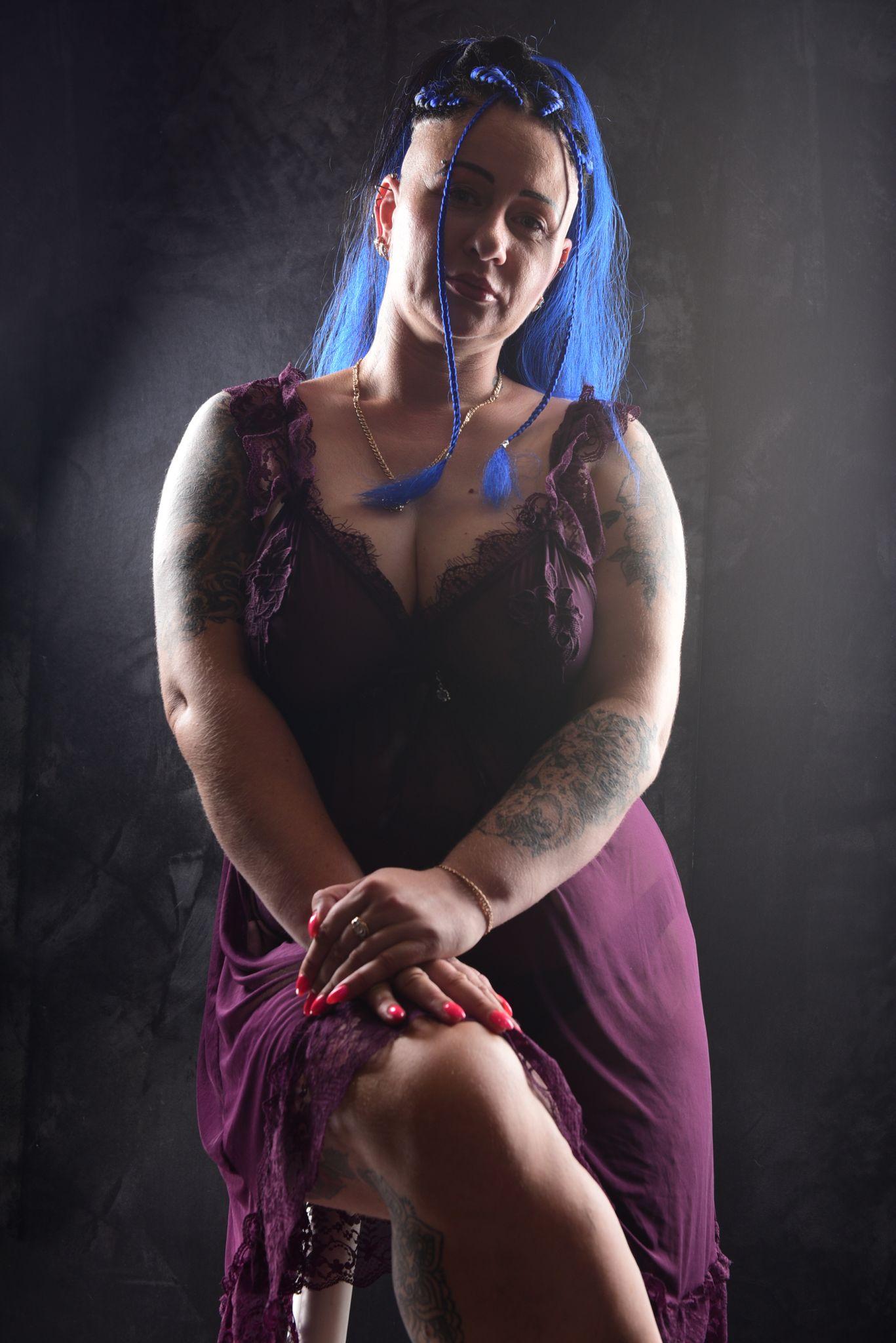 Dana (36)