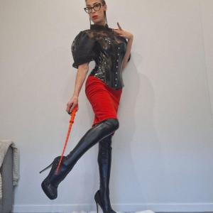 MISTRESS JULIA